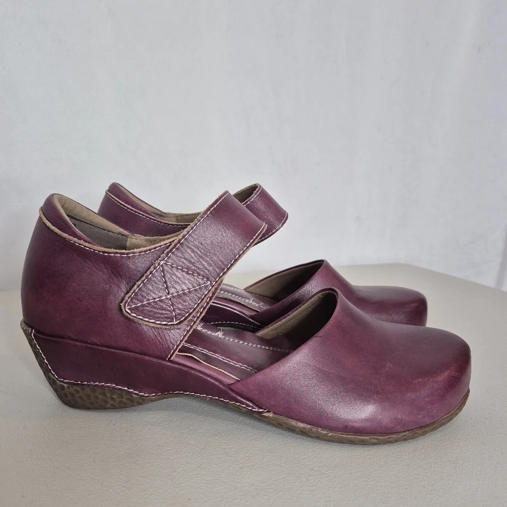 L'Artiste Spring Step GLOSS Wedge Heel Mary Janes - Size 7.5